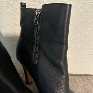 Elegant Black Leather Heeled Boots